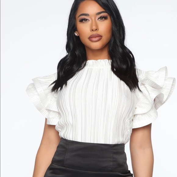 Fashion Nova Tops - Fashion Nova Ruffle sleeve top